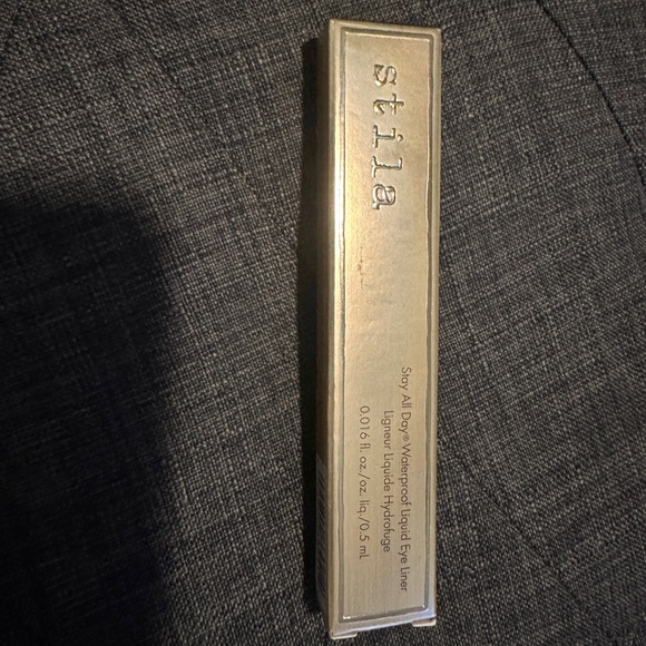 STILA STAY ALL DAY WATERPROOF LIQUID EYELINER IN INTENSE BLACK 0.5ml - Picture 2 of 3